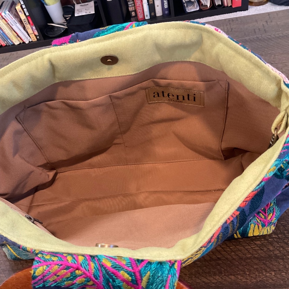 Atenti Handbag - Picture 2 of 6